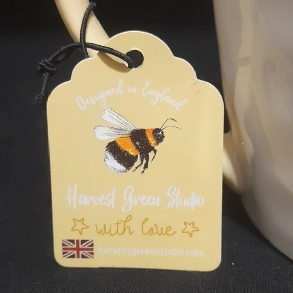 Bee Happy designed in England harvest Green studio mug - Picture 3 of 8